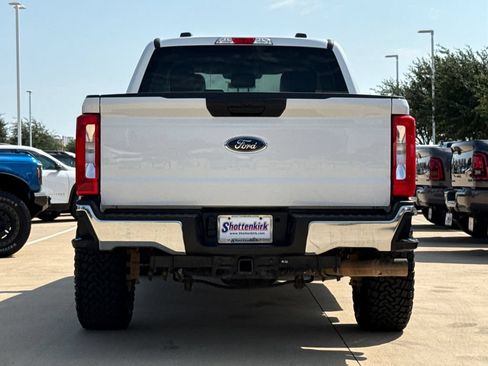 Used 2024 Ford F250 XLT w/ FX4 Off-Road Package AWD/4WD image 7