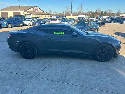 Used 2016 Chevrolet Camaro LT RWD image 4