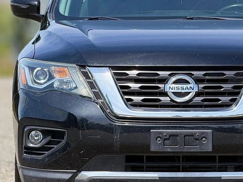 Used 2017 Nissan Pathfinder SV FWD image 11