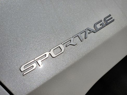 New 2026 Kia Sportage LX image 8