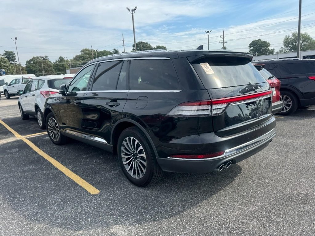 Used 2024 Lincoln Aviator Reserve AWD/4WD image 6