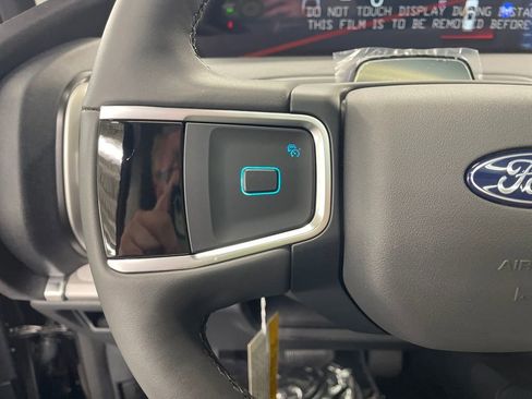 New 2025 Ford Expedition Active image 21