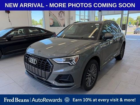 Used 2023 Audi Q3 2.0T Premium w/ Convenience Package AWD/4WD image 2