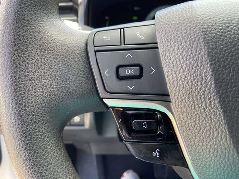 Used 2025 Toyota Camry LE w/ Convenience Package FWD image 33