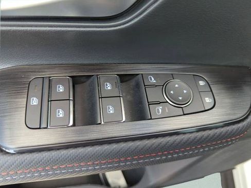Certified 2025 Nissan Kicks SR FWD image 26