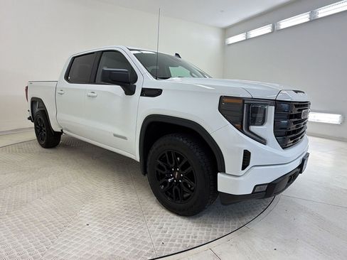 Used 2024 GMC Sierra 1500 Elevation AWD/4WD image 7