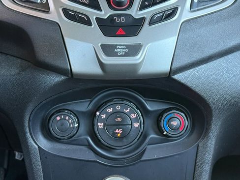 Used 2012 Ford Fiesta SE image 50