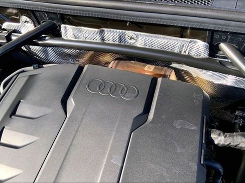 Used 2025 Audi Q5 Premium w/ Convenience Package image 30