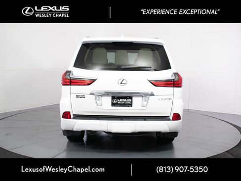 Used 2016 Lexus LX 570 4WD w/ Luxury Package image 7