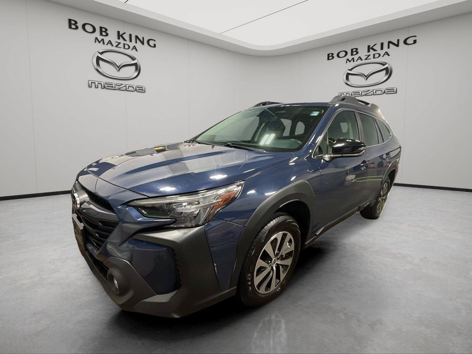 Used 2025 Subaru Outback Premium AWD/4WD image 1