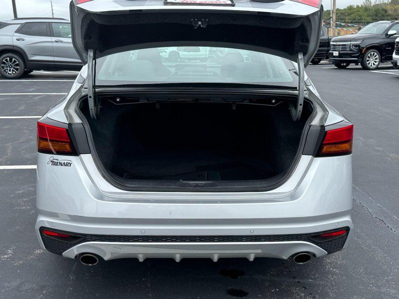 Used 2023 Nissan Altima 2.5 SV w/ SV Premium Package FWD image 5