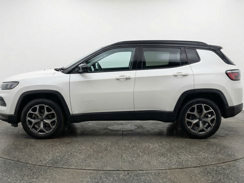 Used 2025 Jeep Compass Limited image 5