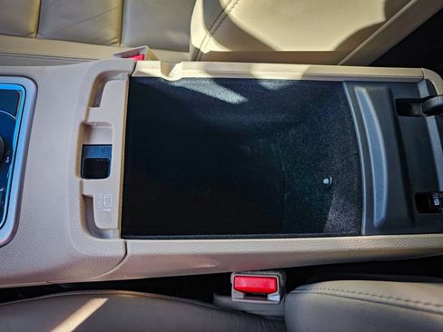 Used 2017 Jeep Grand Cherokee Limited image 31