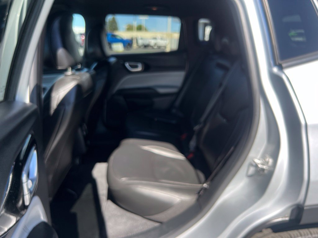 Used 2025 Jeep Compass Limited AWD/4WD image 30