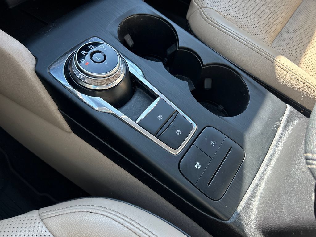 Used 2020 Ford Escape SEL FWD image 18