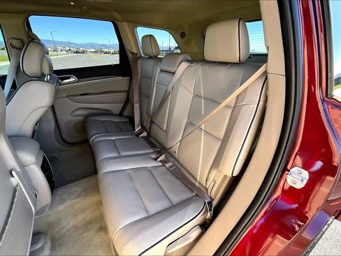 Used 2017 Jeep Grand Cherokee Overland image 19
