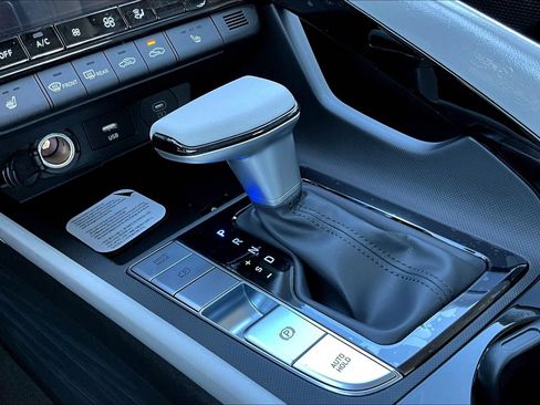 New 2026 Hyundai Elantra Limited FWD image 12