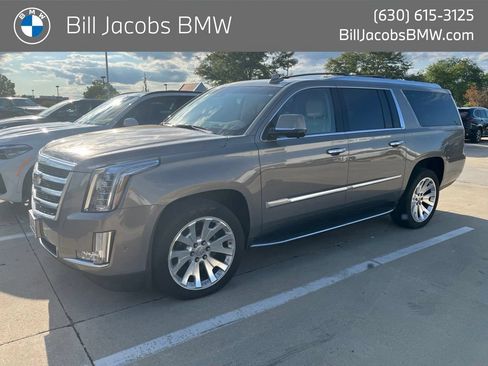 Used 2017 Cadillac Escalade ESV Luxury AWD/4WD image 1