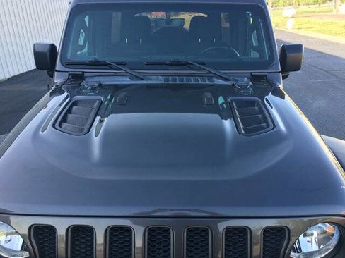 Used 2021 Jeep Wrangler Unlimited Rubicon w/ Xtreme Recon 35" Tire Package AWD/4WD image 10