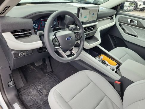 New 2026 Ford Explorer Platinum w/ LUX Leather Package AWD/4WD image 19