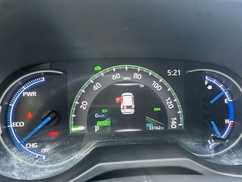 Used 2024 Toyota RAV4 XLE AWD/4WD image 16
