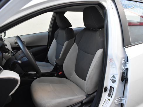 Used 2022 Toyota Corolla LE image 21