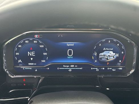 Used 2024 Chevrolet Silverado 1500 LT w/ Z71 Off-Road Package image 10