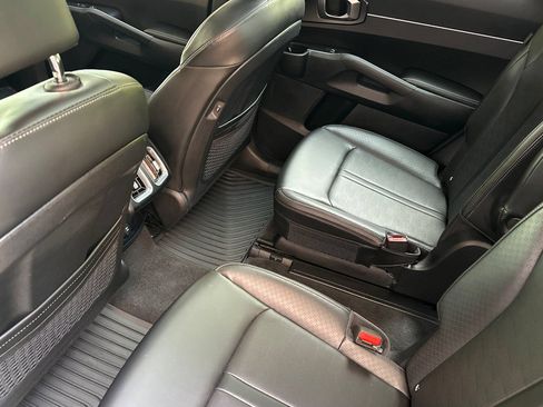 Used 2025 Kia Sorento EX w/ Panoramic Sunroof Package AWD/4WD image 12
