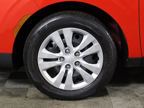 Used 2022 Kia Soul LX image 18