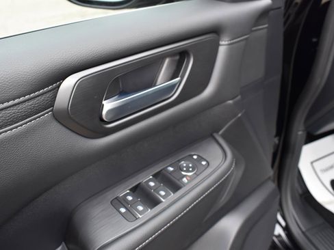 New 2026 Nissan Armada SV image 19