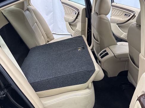 Used 2018 Ford Taurus Limited image 38