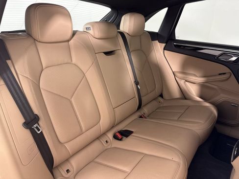 Certified 2026 Porsche Macan AWD/4WD image 23