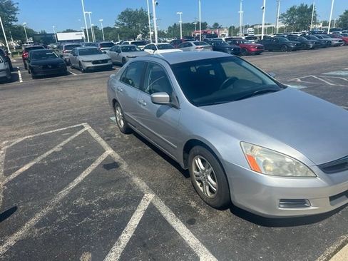 Used 2007 Honda Accord SE image 2