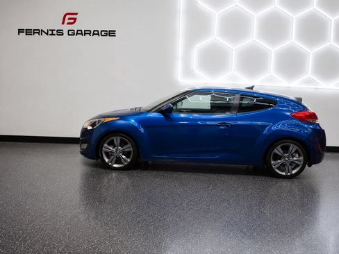Used 2016 Hyundai Veloster w/ Option Group 02 FWD image 8