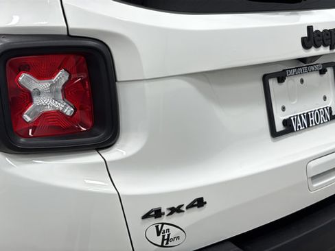 Used 2023 Jeep Renegade Altitude AWD/4WD image 36