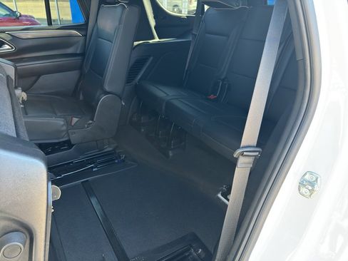 Used 2024 GMC Yukon SLT image 13
