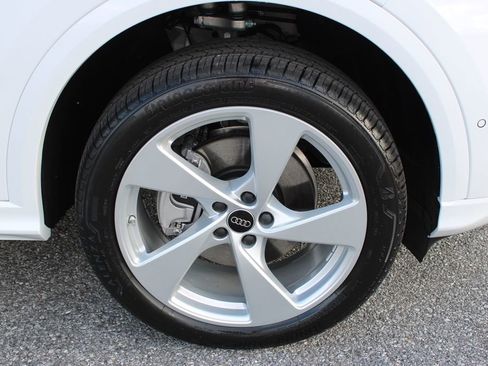 New 2025 Audi Q5 Premium Plus image 32