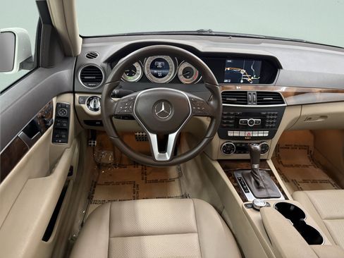 Used 2014 Mercedes-Benz C 300 4MATIC Sedan image 10