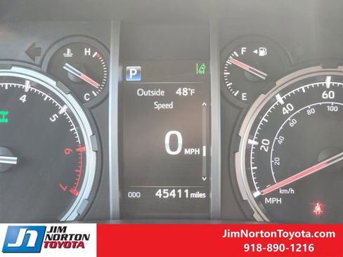 Used 2024 Toyota 4Runner TRD Off-Road Premium image 18