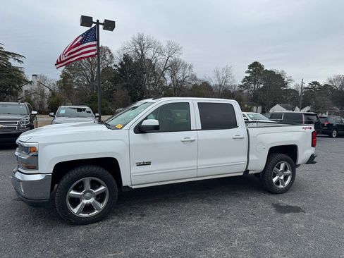 Used 2018 Chevrolet Silverado 1500 LT w/ Texas Edition image 2
