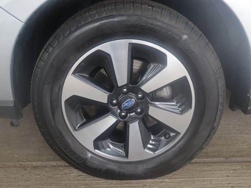 Used 2017 Subaru Forester 2.5i Premium w/ All-Weather Package image 21