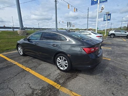 Used 2018 Chevrolet Malibu LT FWD image 4