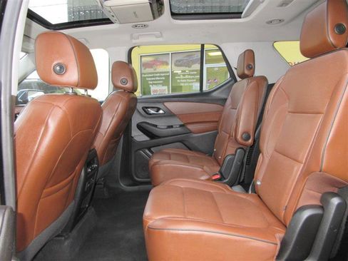 Used 2018 Chevrolet Traverse High Country w/ LPO, 'HIT The Road' Package AWD/4WD image 31