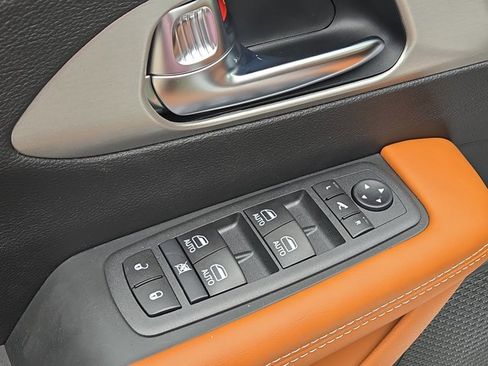 New 2026 Chrysler Pacifica Pinnacle image 13