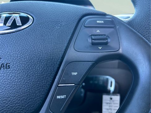 Used 2016 Kia Forte LX FWD image 16