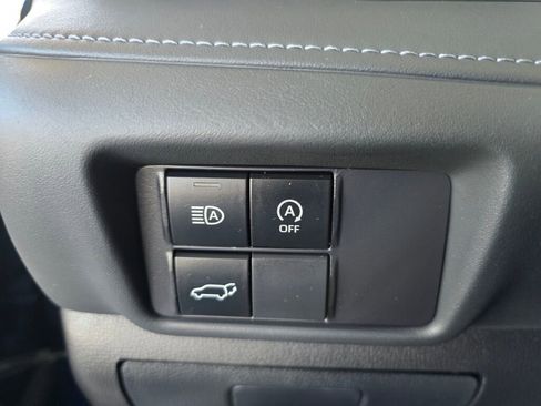 Used 2024 Toyota Highlander XLE image 27