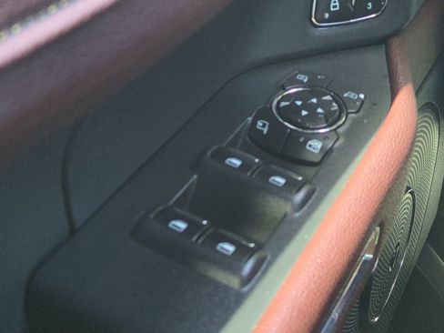 Used 2022 Ford Expedition Limited image 24