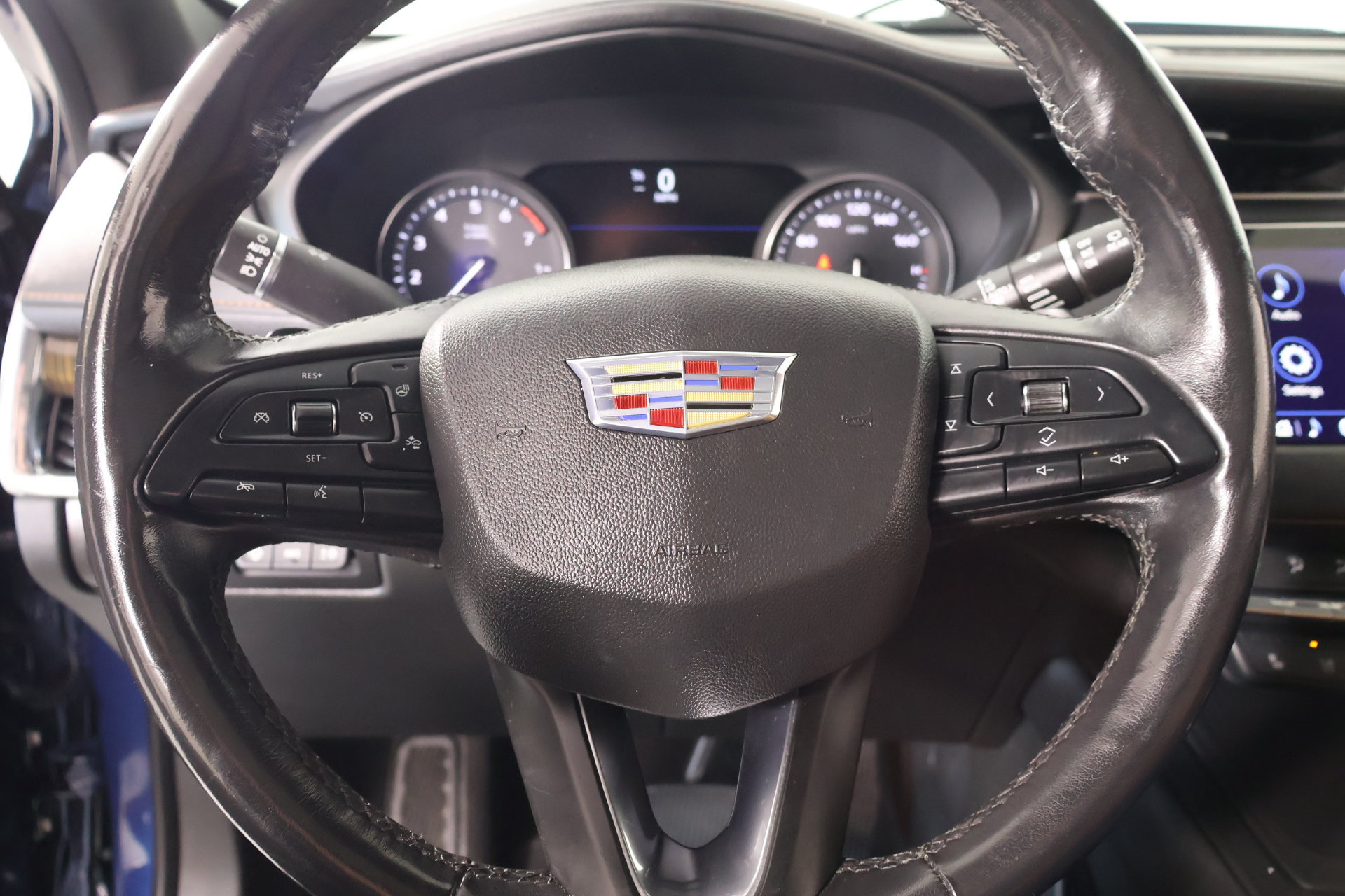 Used 2019 Cadillac XT4 Premium Luxury FWD image 3