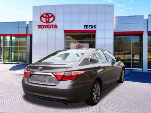 Used 2016 Toyota Camry XLE FWD image 3