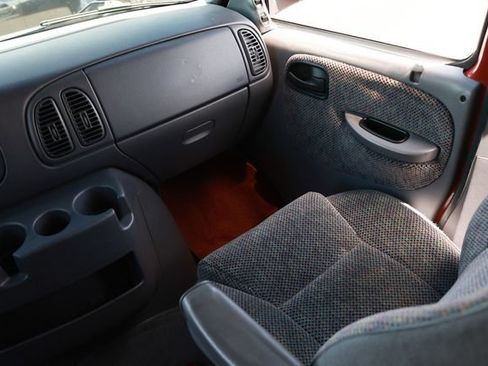 Used 2000 Dodge B3500 RWD image 27